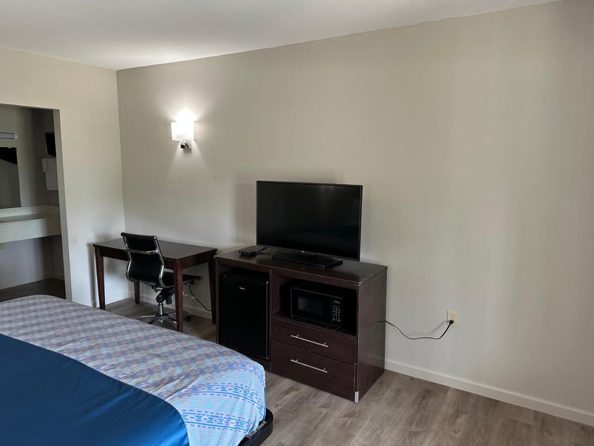 Oakwood Inn Oakdale Экстерьер фото