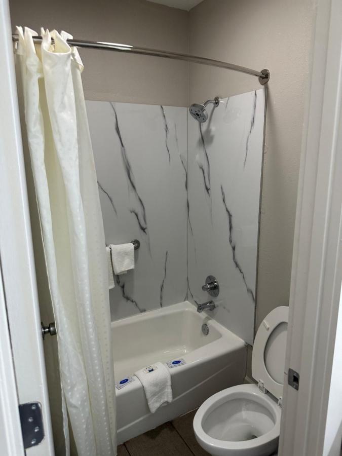 Oakwood Inn Oakdale Экстерьер фото